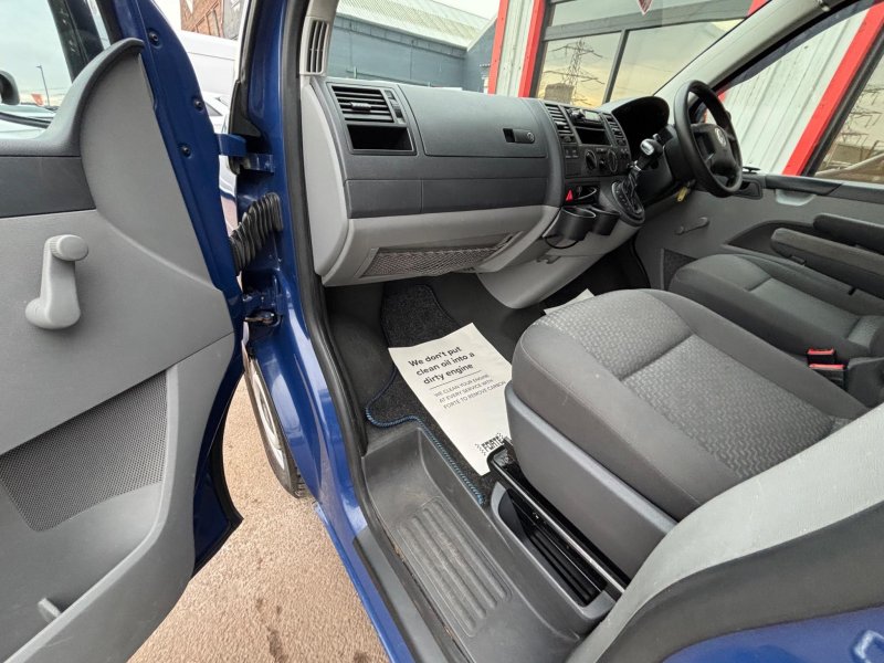 VOLKSWAGEN TRANSPORTER