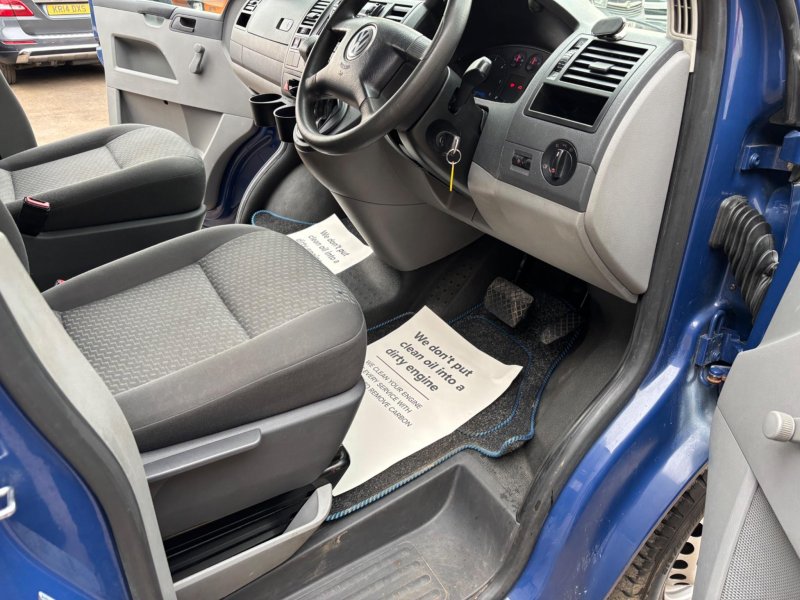 VOLKSWAGEN TRANSPORTER